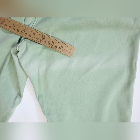 NWT Pilcro And The Letterpress Moss Green Cotton Stet Capri Womens 31 Imperfect - Picture 12 of 15